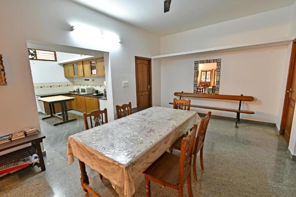 Villa Close To Rock Beach-Family Room Puduccseri Kültér fotó