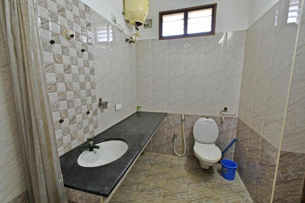 Villa Close To Rock Beach-Family Room Puduccseri Kültér fotó